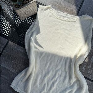Cream Sleeveless Knit 🤍